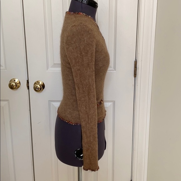 Women’s Sweater - Picture 2 of 5